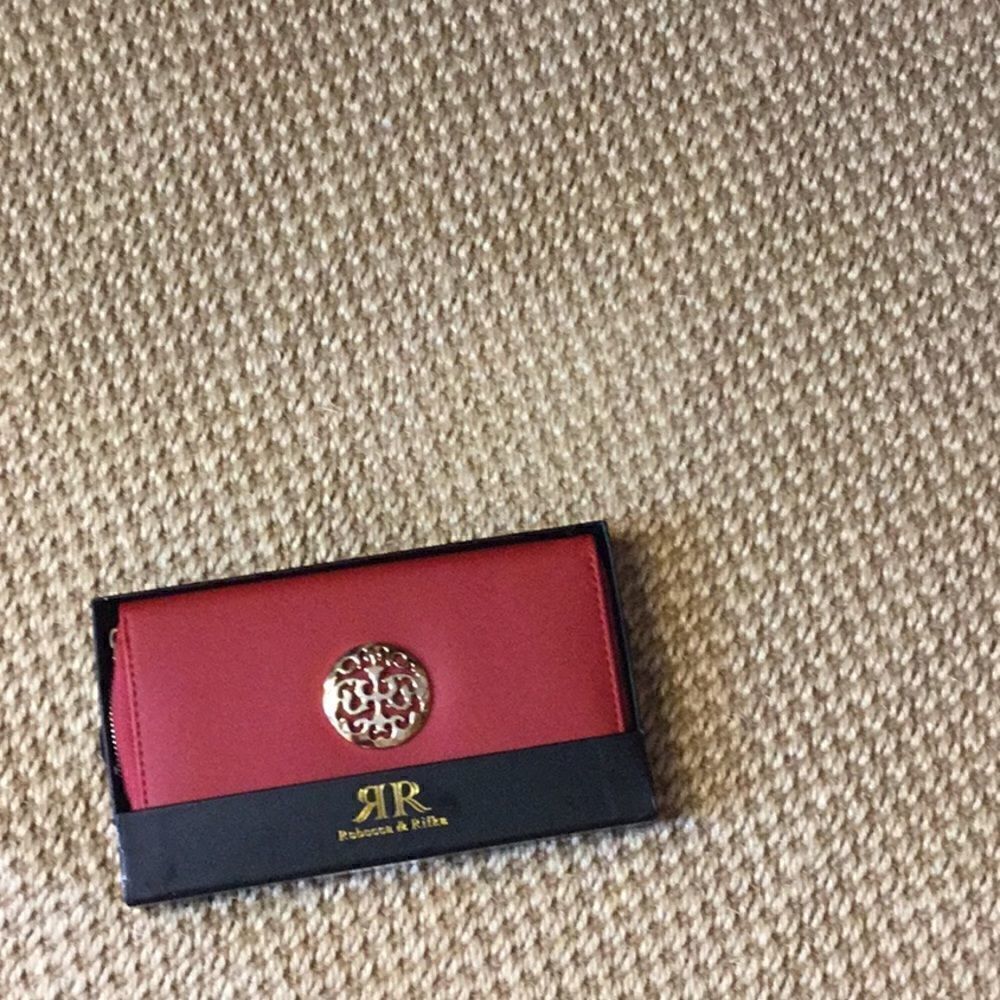 REBECCA & RIFKA red wallet NWOT DUR50